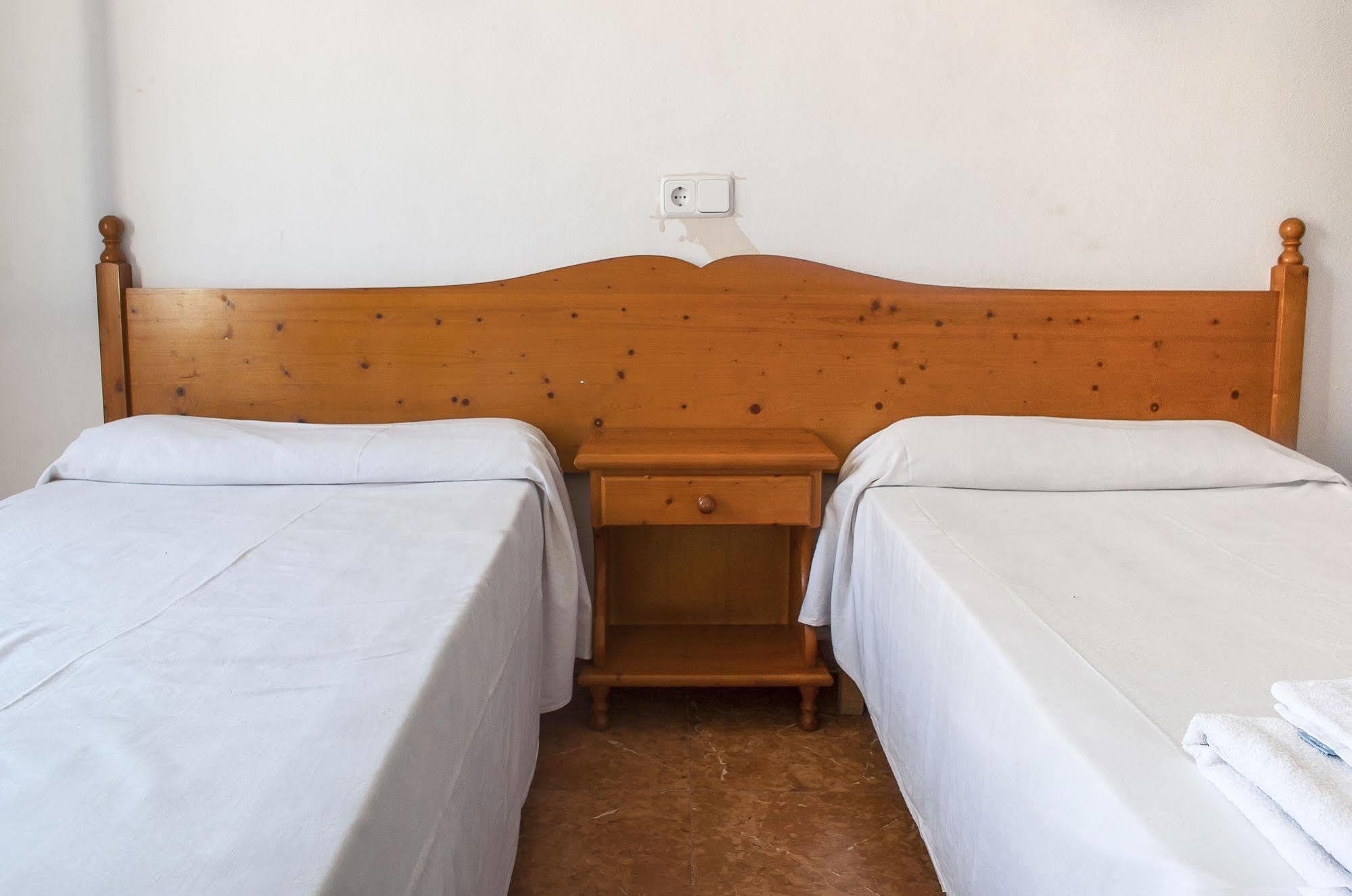Surfing Concept Hostel Cala Ratjada  Exteriör bild