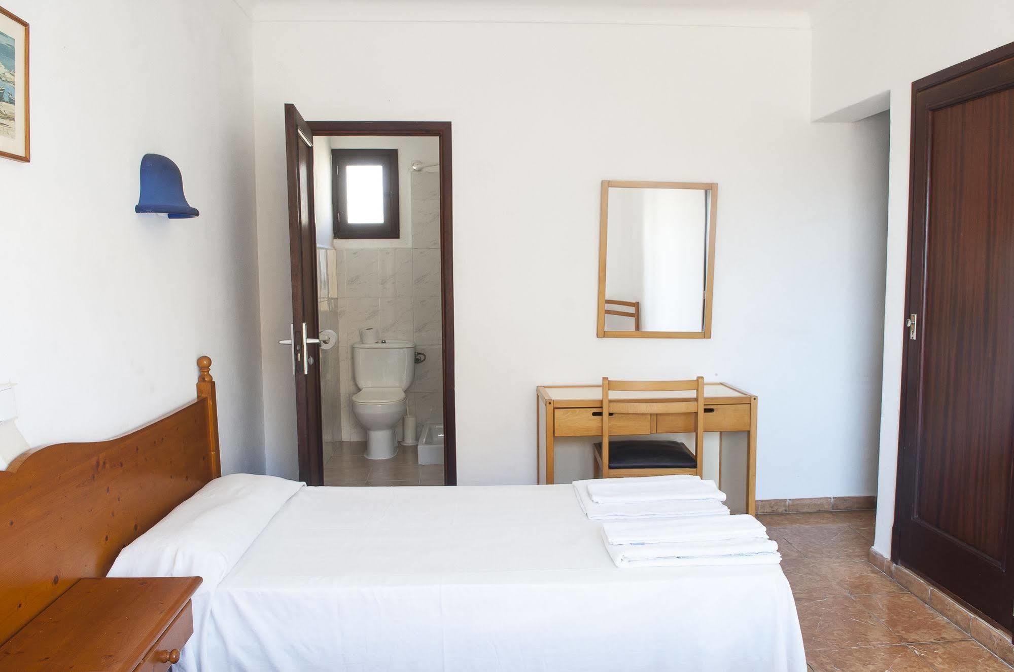 Surfing Concept Hostel Cala Ratjada  Exteriör bild